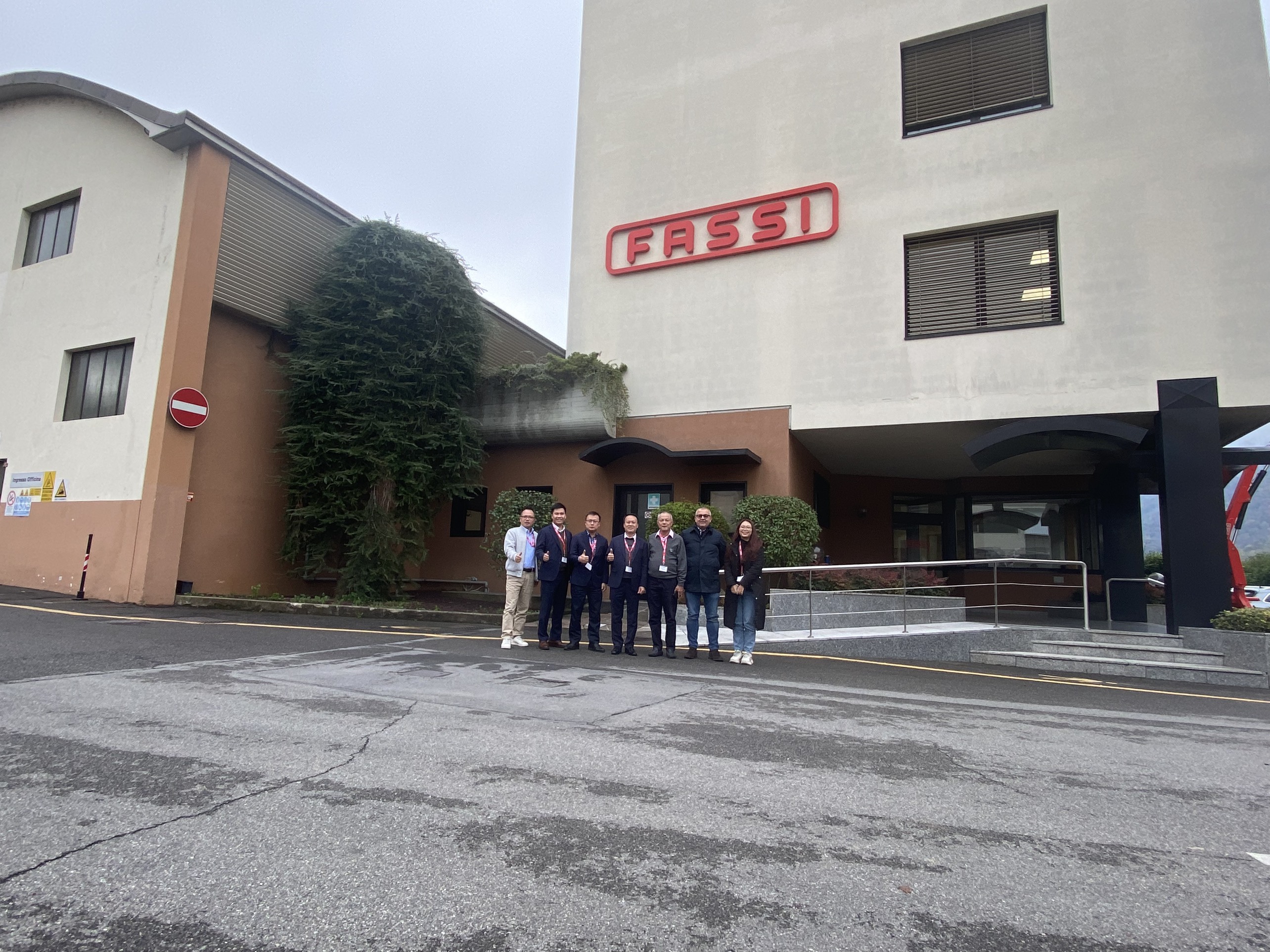 Ban lãnh đạo Công ty Minh Thành đã có chuyến thăm và làm việc tại nhà máy của FASSI