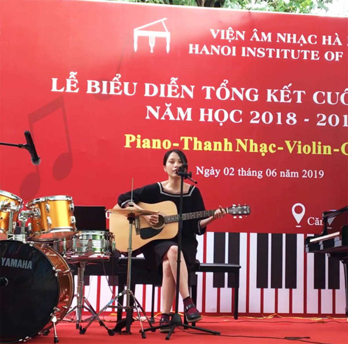 Guitar: Nguyễn Thị Hà An - Tác phẩm : Fly to the moon
