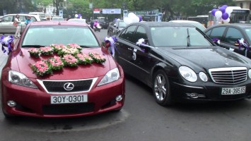 Cho thuê xe cưới Lexus IS 250 ( Màu Đỏ )