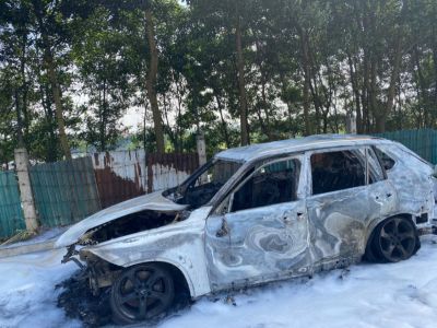Phát hiện thi thể cháy đen trong chiếc xe cháy rụi ở Vĩnh Phúc