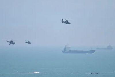 Dàn trực thăng Trung Quốc đổ bộ trong cuộc tập trận "chưa từng có tiền lệ"
