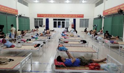 Trốn khỏi casino ở Campuchia, hàng chục người bơi qua sông biên giới về Việt Nam