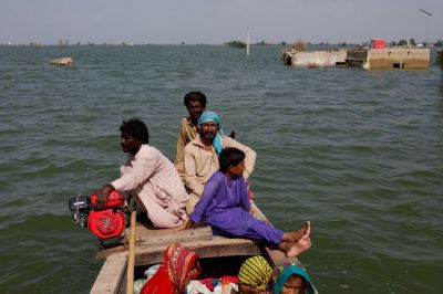Đất liền hóa thành biển, ước tính có tới 33 triệu người bị ảnh hưởng- Pakistan cầu cứu giữa thảm họa lũ lụt