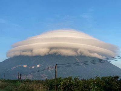 "Giải mã" đám mây kì lạ trên núi Bà Đen