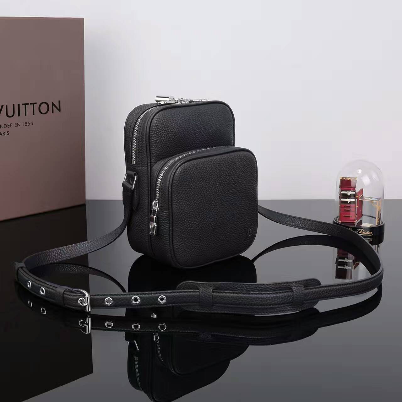 Túi Xách Louis Vuitton Taurillon Leather Amazone-22-M54303-TXLV063