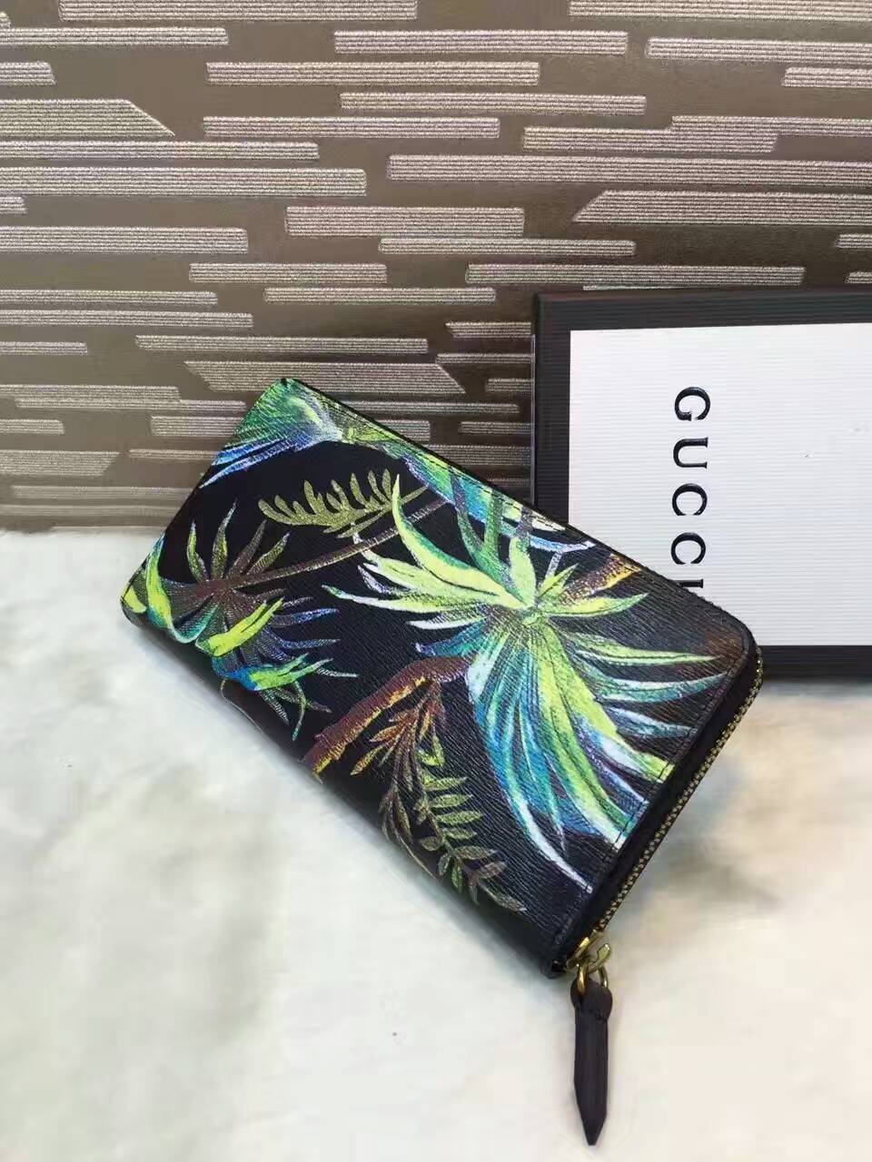 Gucci zippy wallet-353227