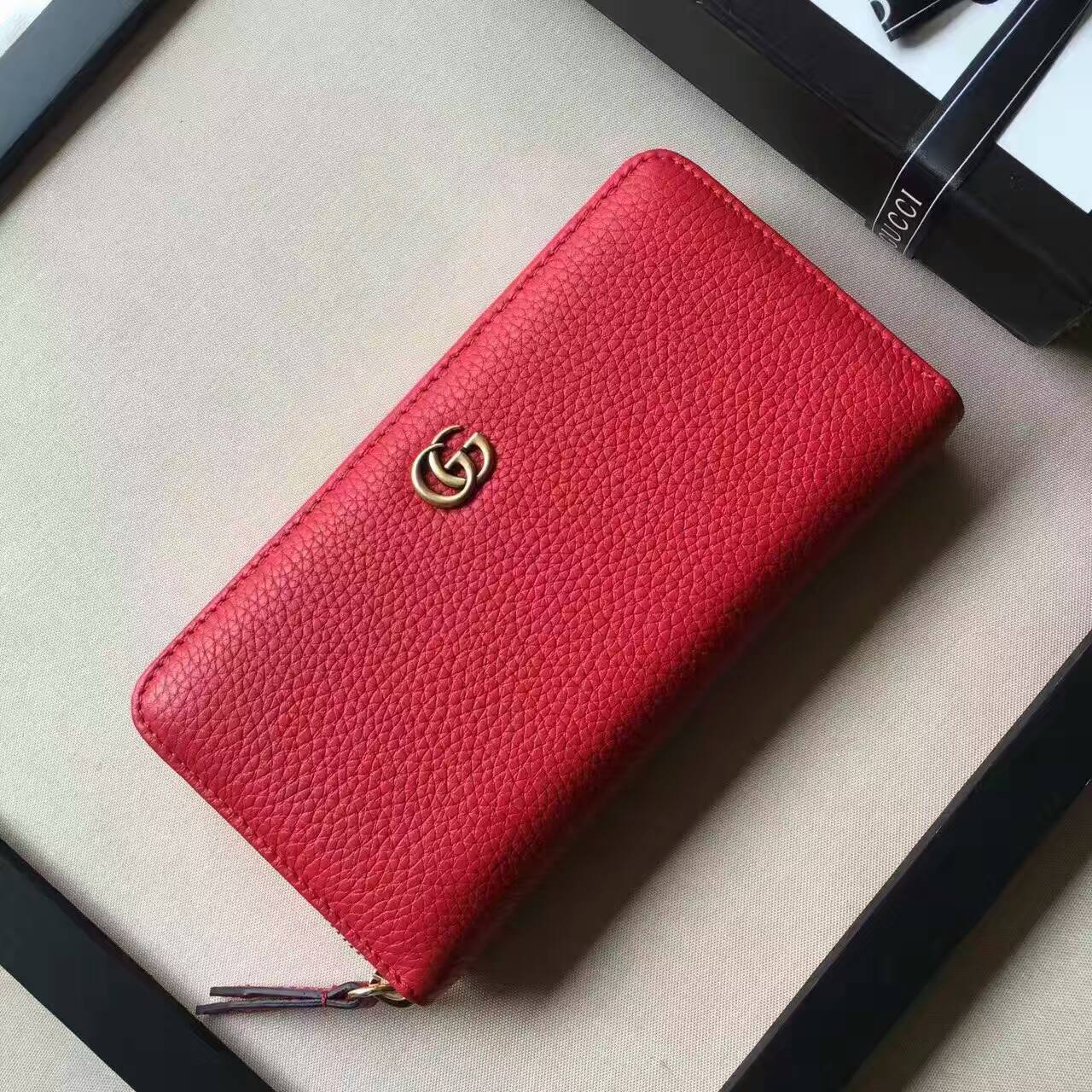 Gucci Leather continental wallet-456116