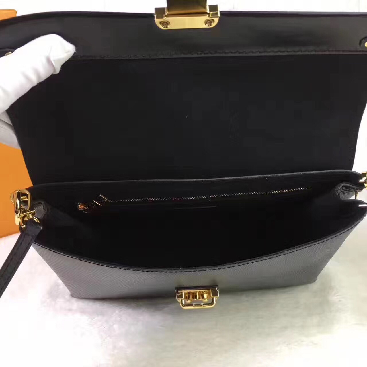 Louis Vuitton Top Handle Flap Bag MM - TXLV102Louis Vuitton Top Handle Flap Bag MM - TXLV102Louis Vuitton Top Handle Flap Bag MM - TXLV102
