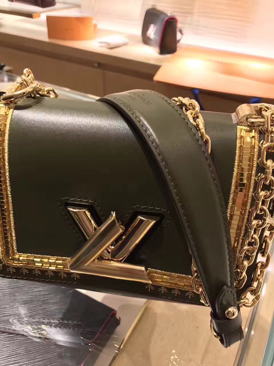  Túi xách Louis Vuitton Twist siêu cấp - TXLV117