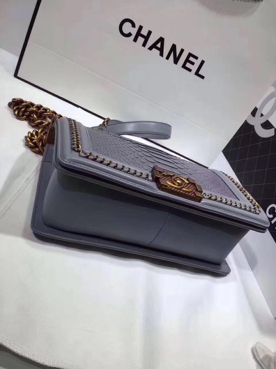 Túi xách Chanel Boy siêu cấp - TXCN172