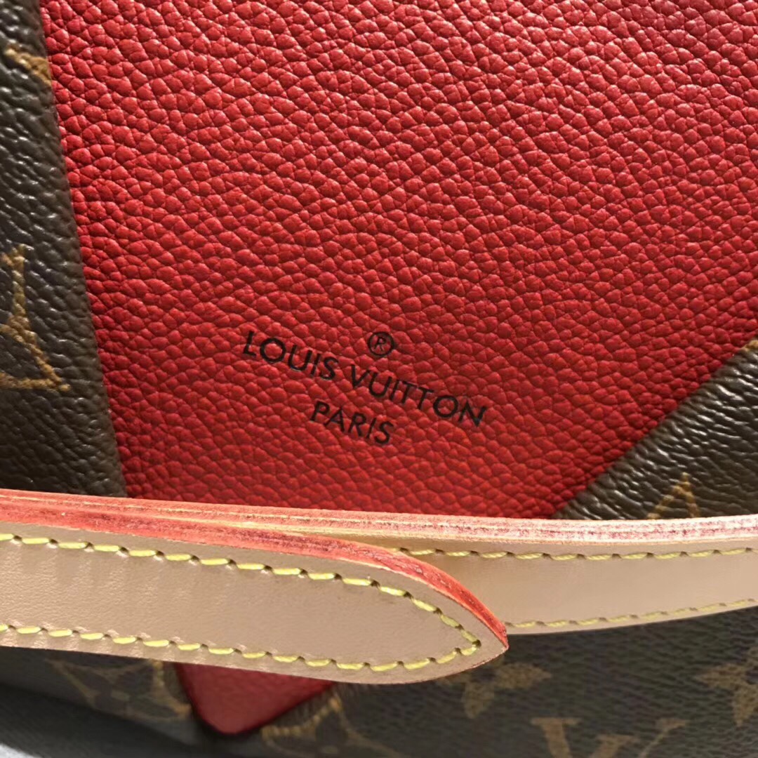 Túi xách Louis Vuitton V Tote siêu cấp VIP - TXLV295