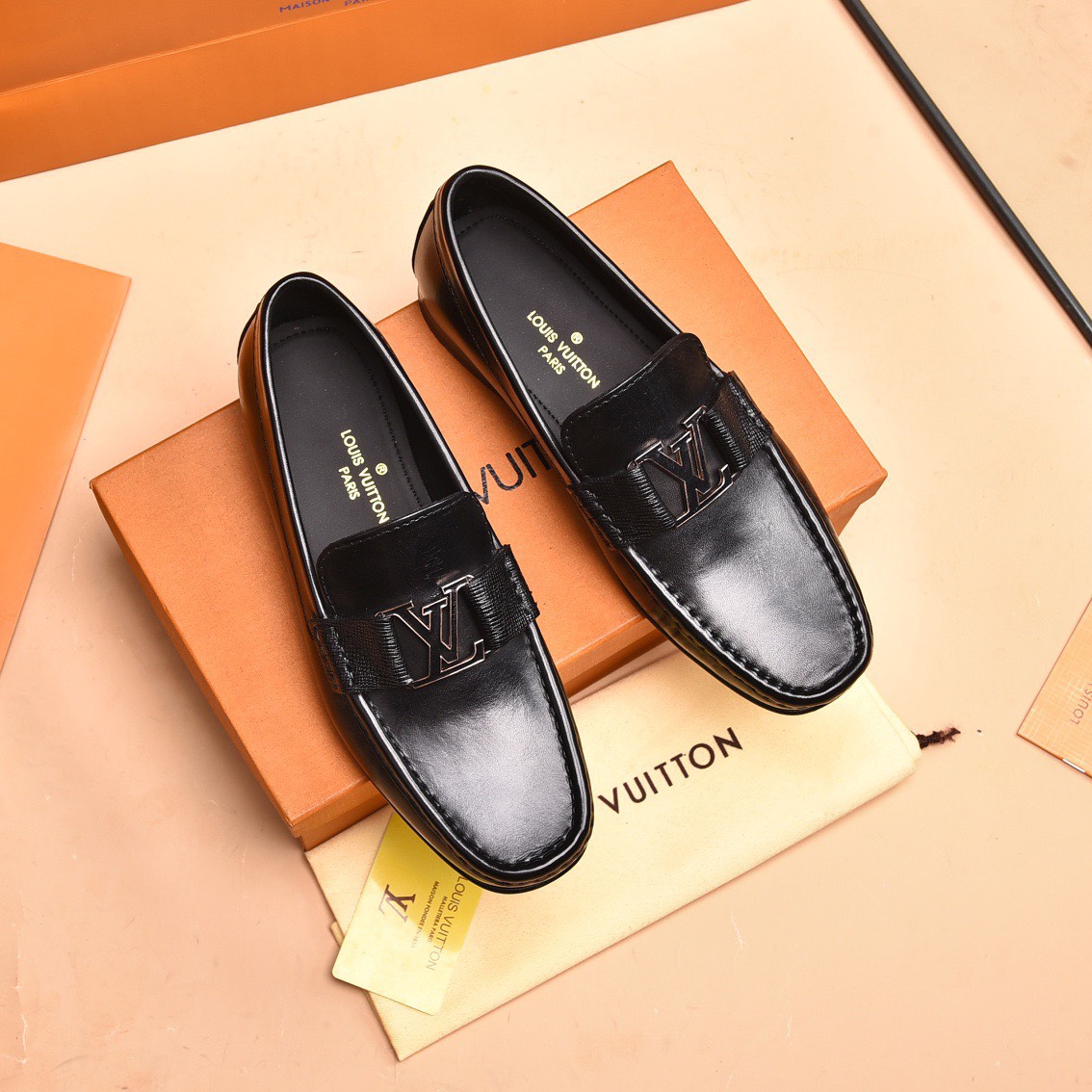 Giày nam Louis Vuitton Siêu Cấp RLCLV1418