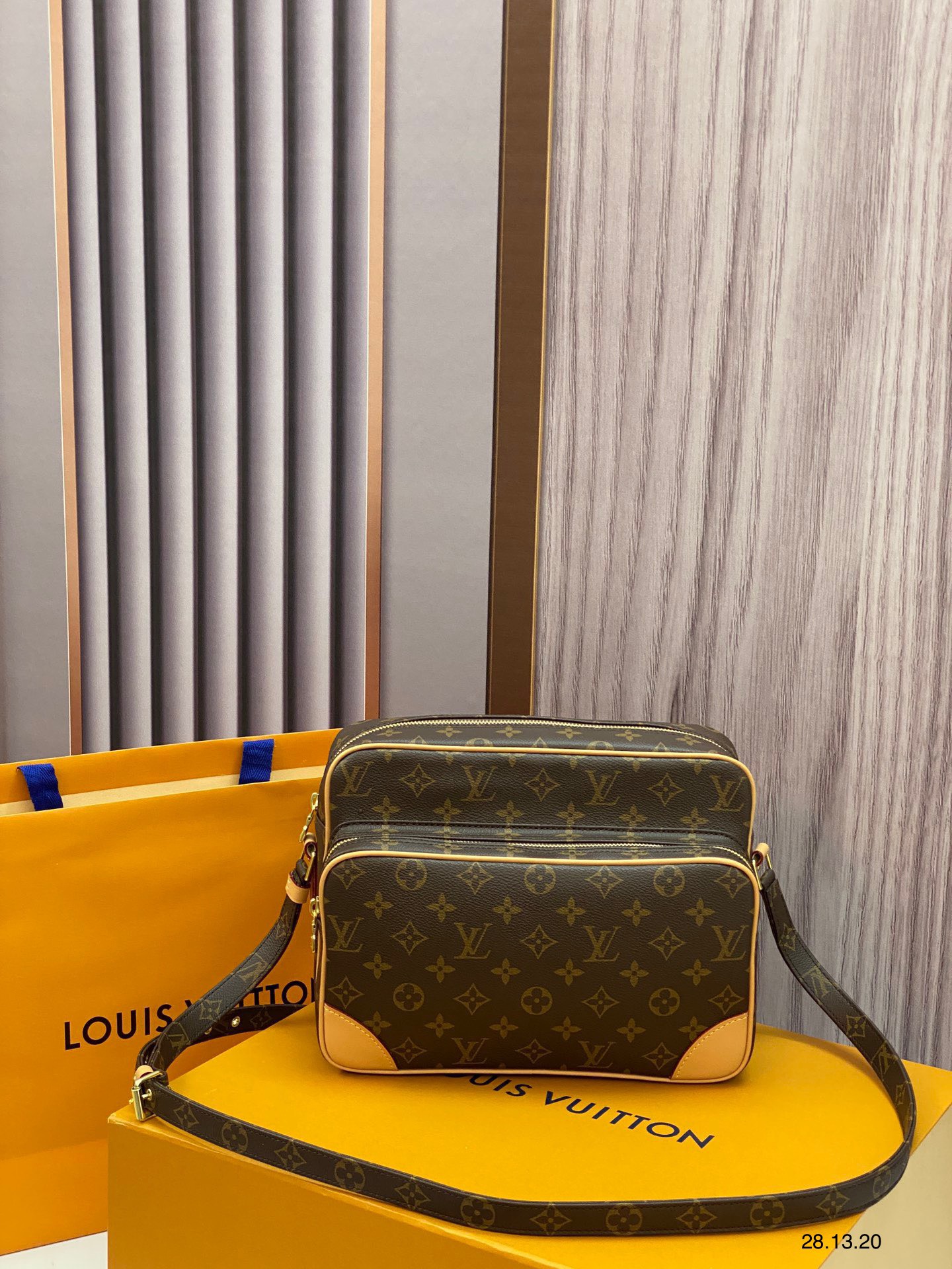 Túi xách Louis Vuitton Siêu Cấp RLCLV2267
