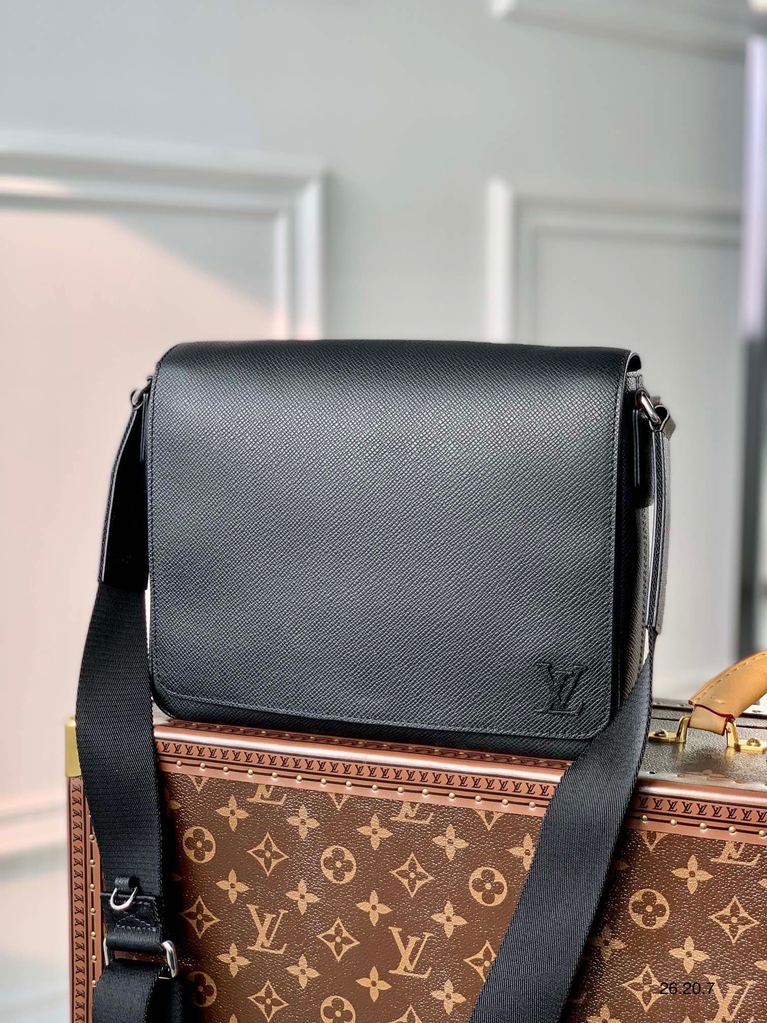 Túi xách Louis Vuitton Siêu Cấp RLCLV2416