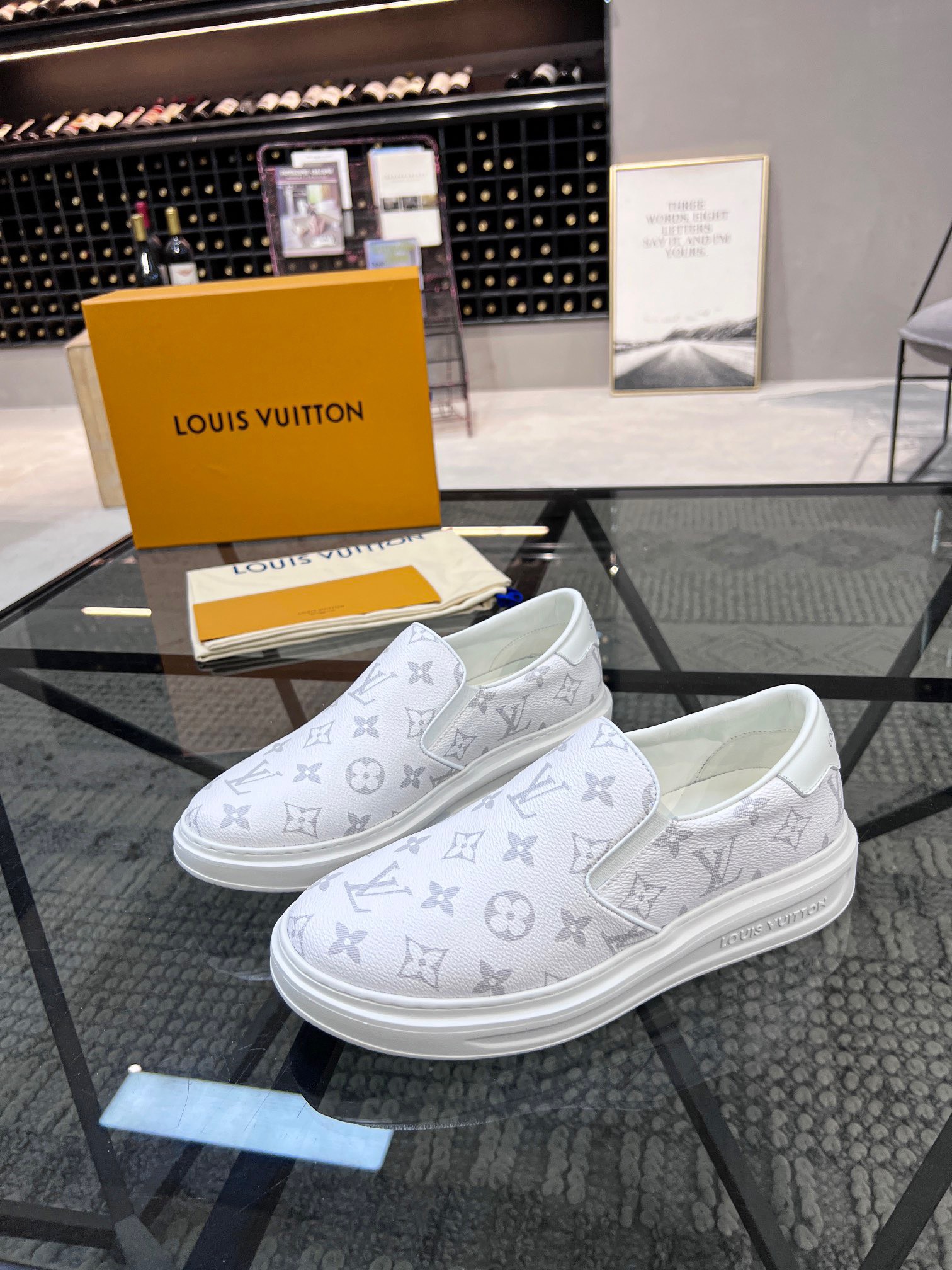 Giày nam Louis Vuitton Siêu Cấp RLCLV2612