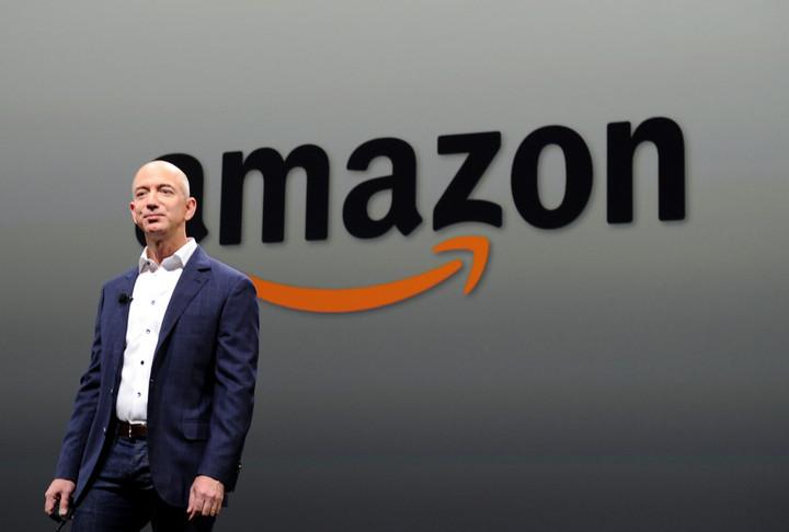Jeff  Bezos - Amazon - 205 tỷ đô la (USD)