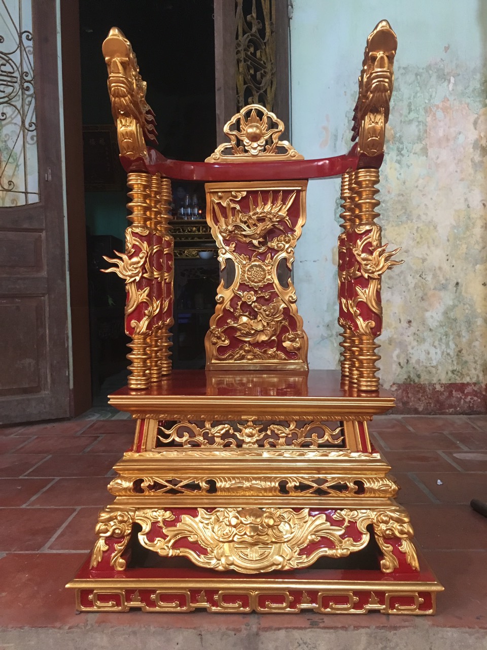 Ý nghĩa của ngai thờ trong tín ngưỡng thờ cúng của người Việt