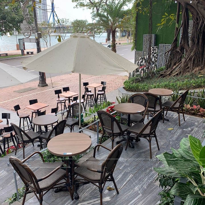 Bàn ghế cafe ngoài trời  - Tạo không gian thư giãn tuyệt vời cho quán của bạn