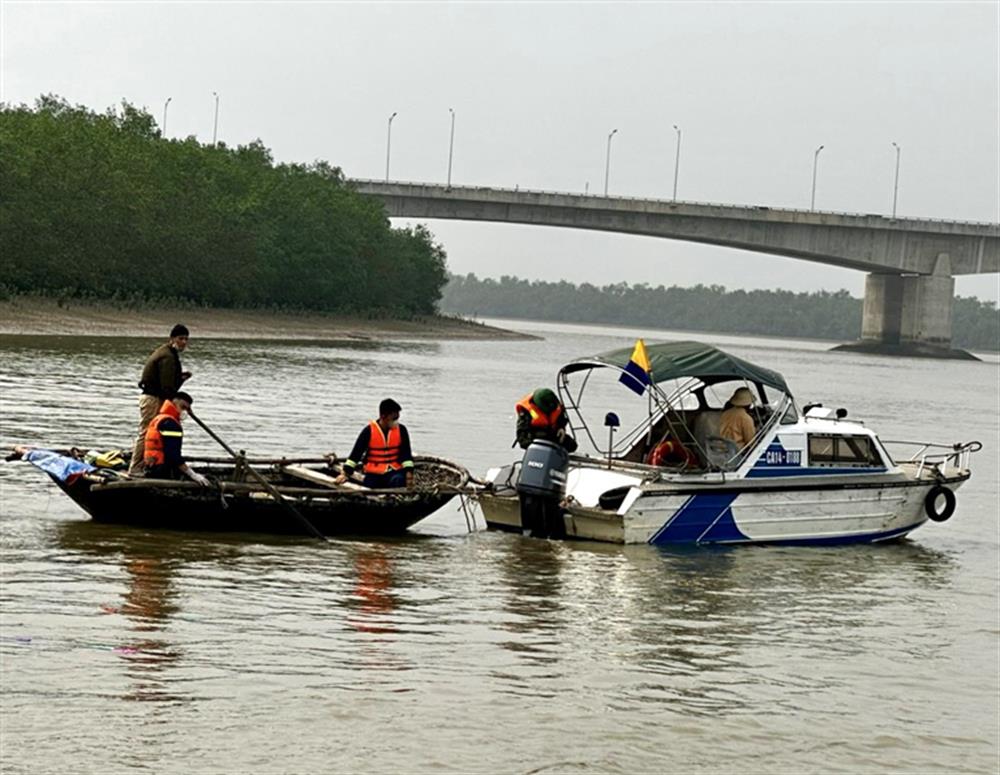 Tìm kiếm được nạn nhân cuối cùng bị mất tích do chìm thuyền tại Quảng Ninh