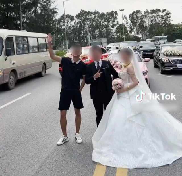 Đoàn xe sang rước dâu dừng chụp ảnh giữa đường ở Hải Dương bị công an xử lý