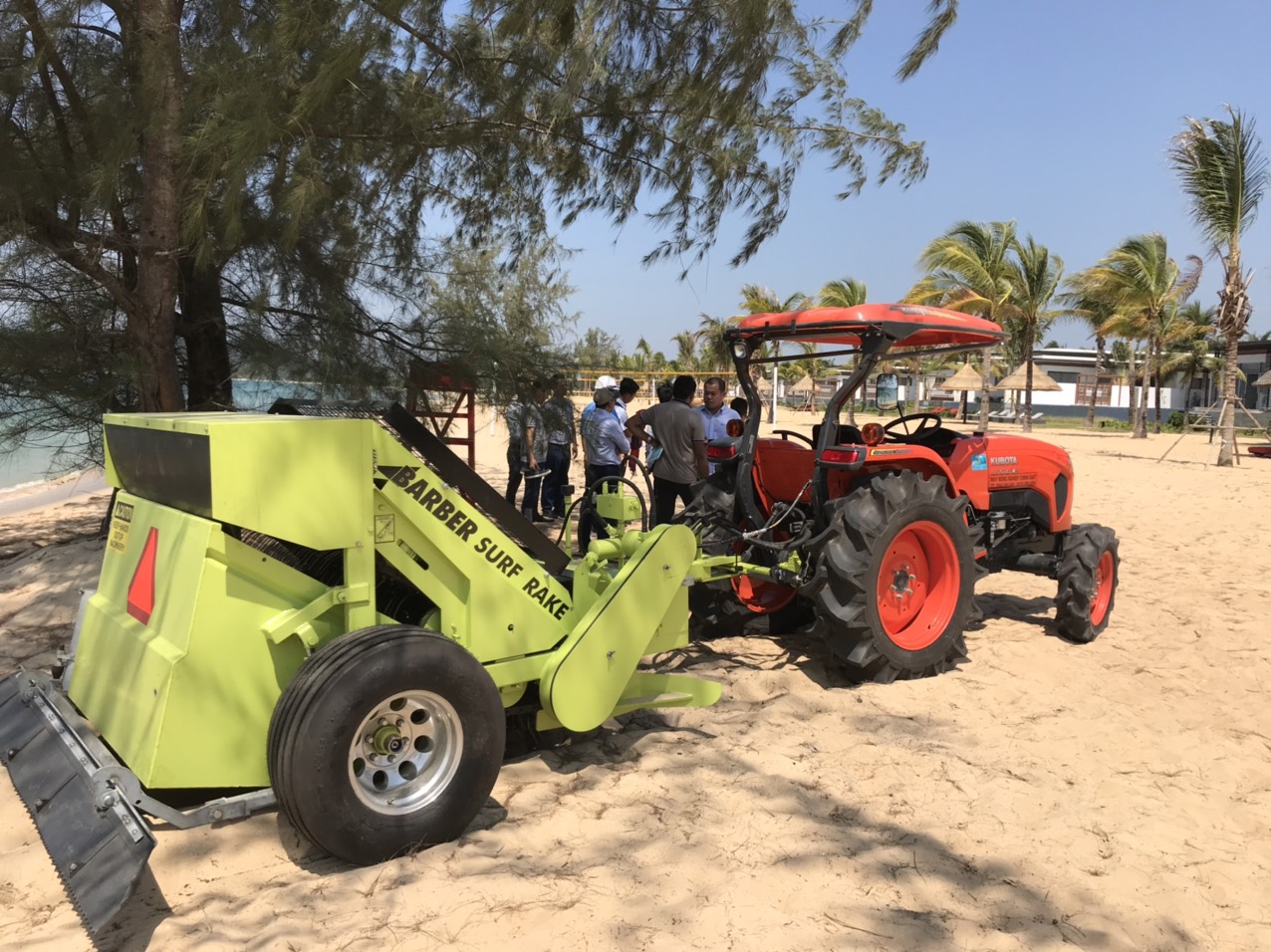 Nestlé Việt Nam tham gia hoạt động làm sạch bãi biển