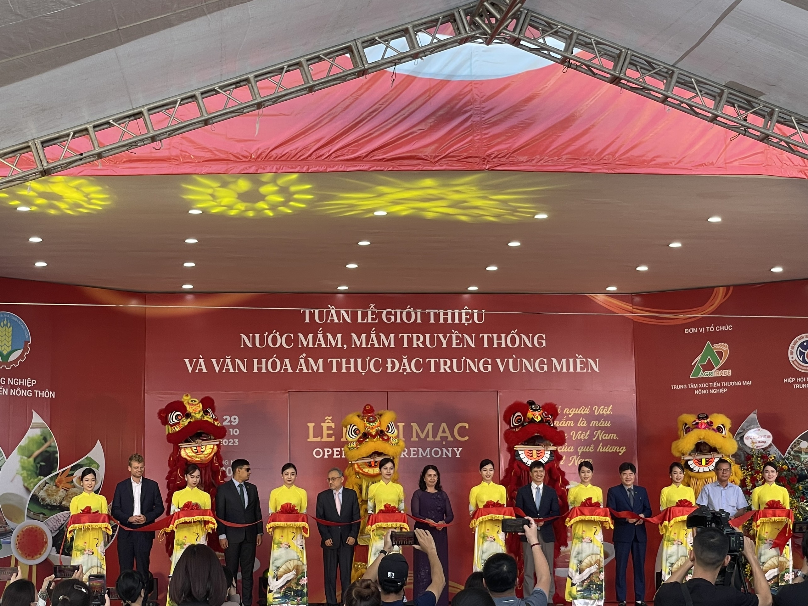 Tuần lễ giới thiệu, kết nối ẩm thực nông sản Việt Nam Cùng Nông Sản Donavi tại 489 Hoàng Quốc Việt, Hà Nội