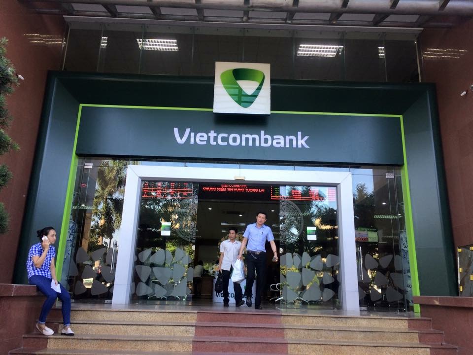 Thi công ngoại thất, bảng biển cho hệ thống ngân hàng Vietcombank