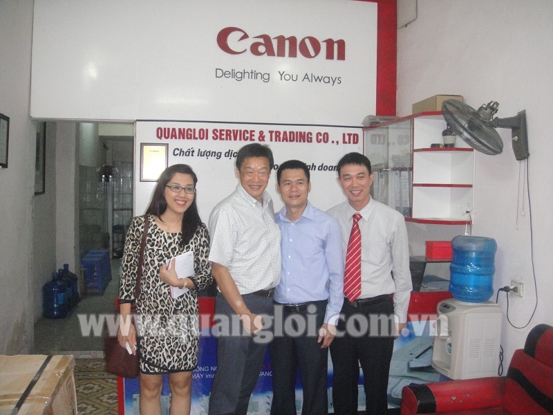Ông Noriji Yoshida - Chủ tịch kiêm tổng giám đốc của Canon Marketing Việt Nam thăm và làm việc tại Quảng Lợi