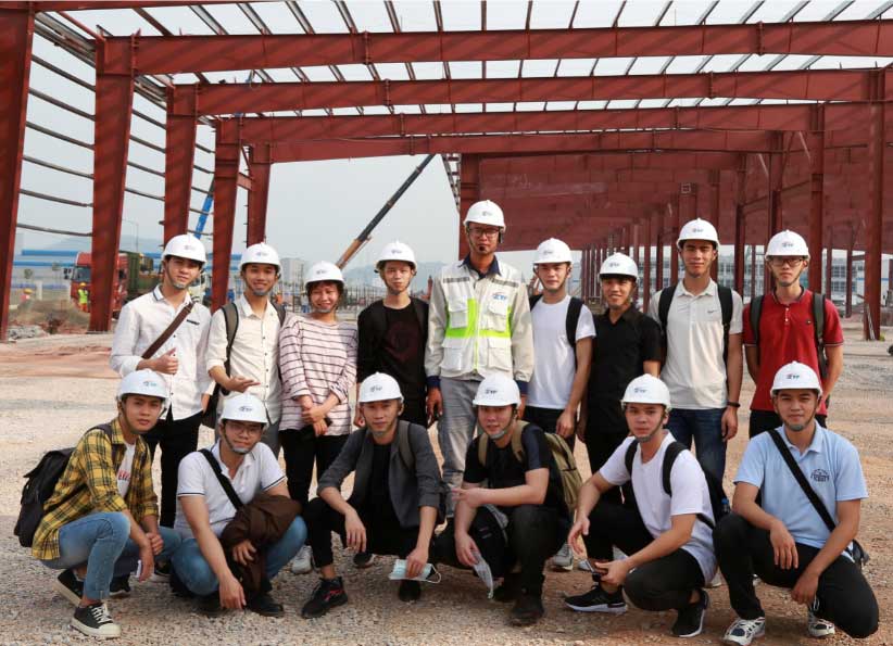 Đoàn sinh viên trường Đại học giao thông vận tải thăm quan và trải nghiệm môi trường làm việc tại Dự án Ja Solar giai đoạn 2