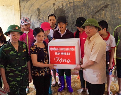 Bộ trưởng Trần Hồng Hà: Không để bùng phát dịch bệnh do ô nhiễm môi trường sau bão