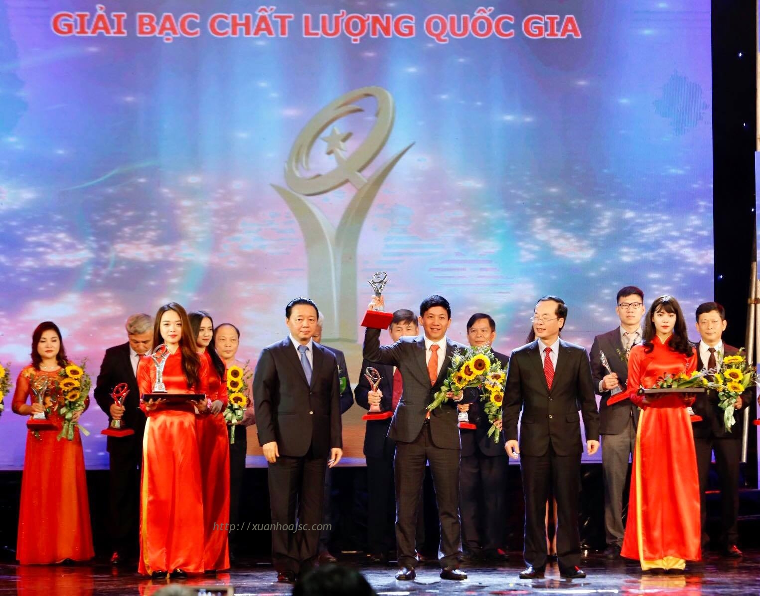 Xuân Hòa được trao tặng Giải thưởng Chất lượng Quốc gia năm 2017/2018