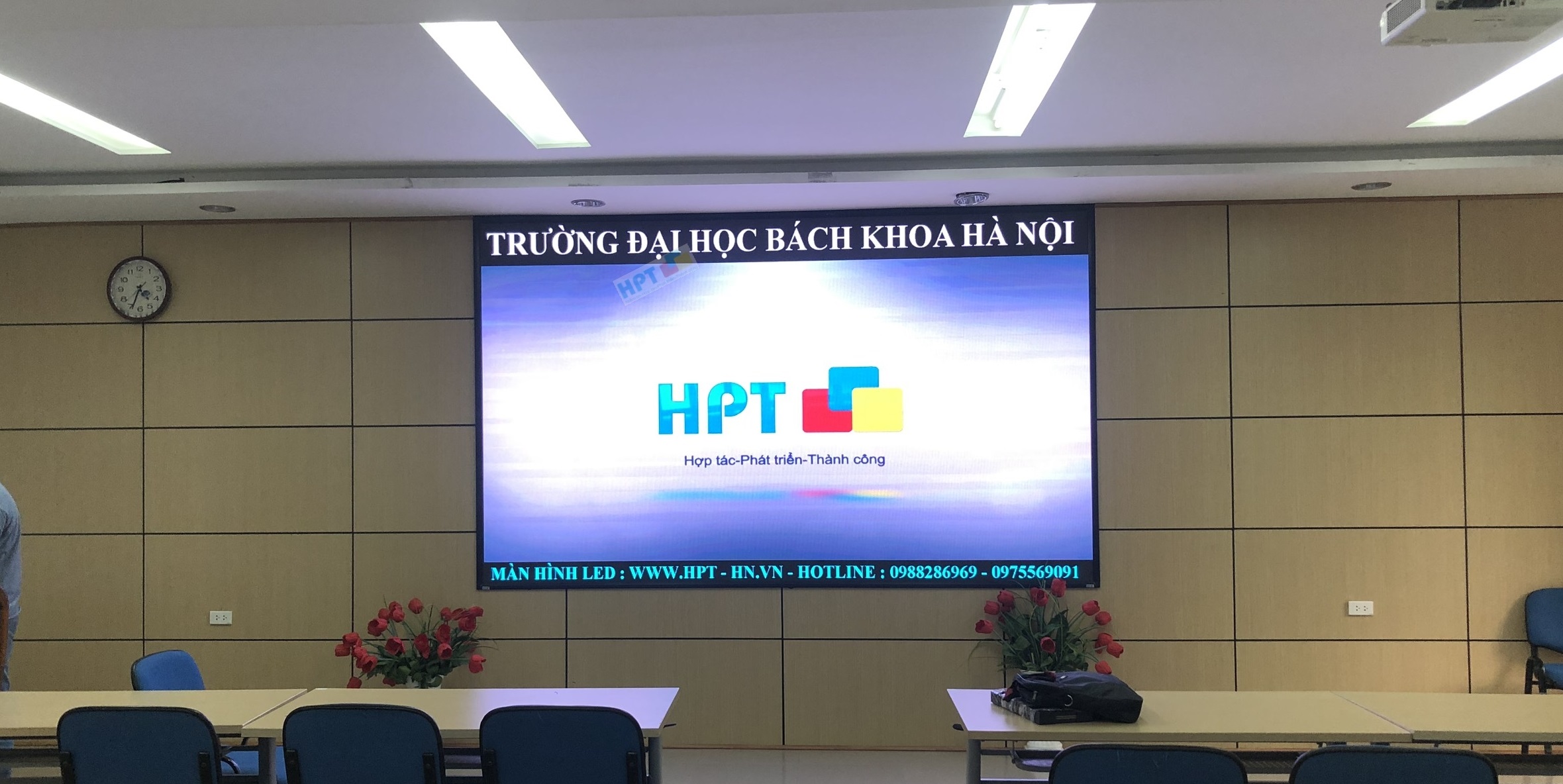 HPT lắp đặt màn hình led - Trường Đại học Bách khoa