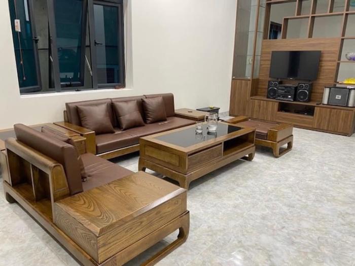 Kiểu ghế sofa gỗ nổi bật với đường nét thiết kế góc cạnh, cứng cáp