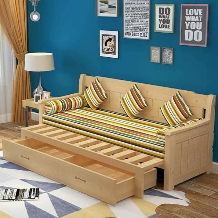 Sofa giường gỗ thông có trọng lượng nhẹ, giá tương đối rẻ