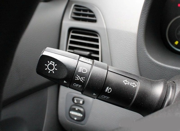 Cần điều khiển hệ thống đèn pha xe ô tô 