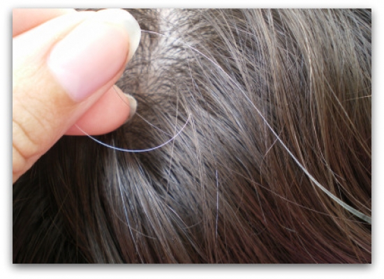 cách trị tóc bạc sớm
