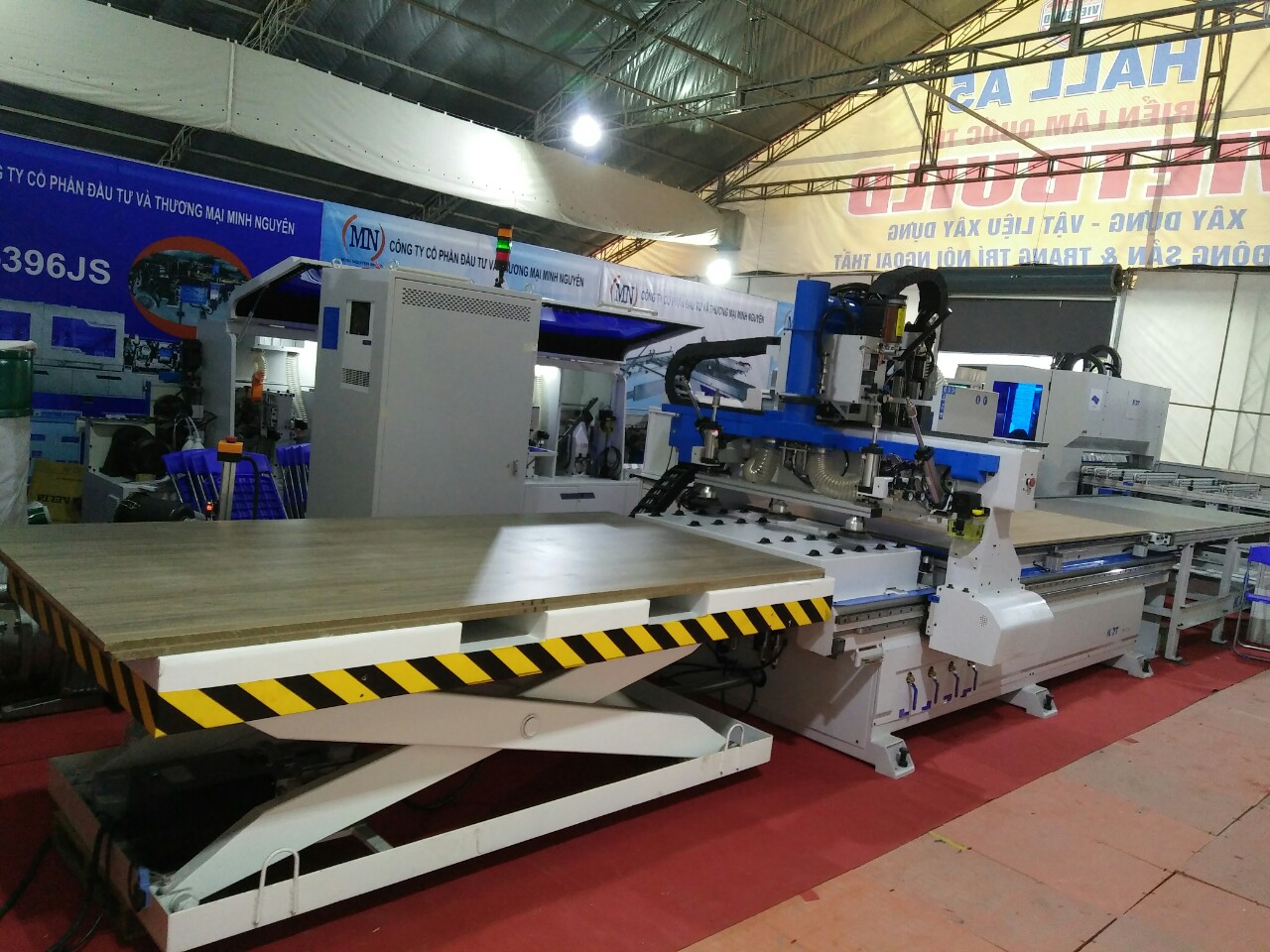 KN2408DT-may-gia-cong-trung-tam-cnc-gia-cong-go-cong-nghiep-13