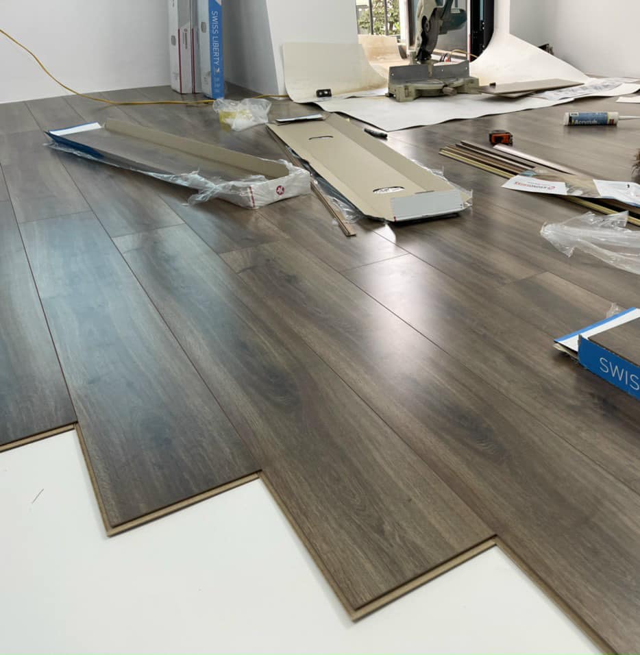 Công trình sàn gỗ Kronoswiss mã D2439 SA màu Socolate