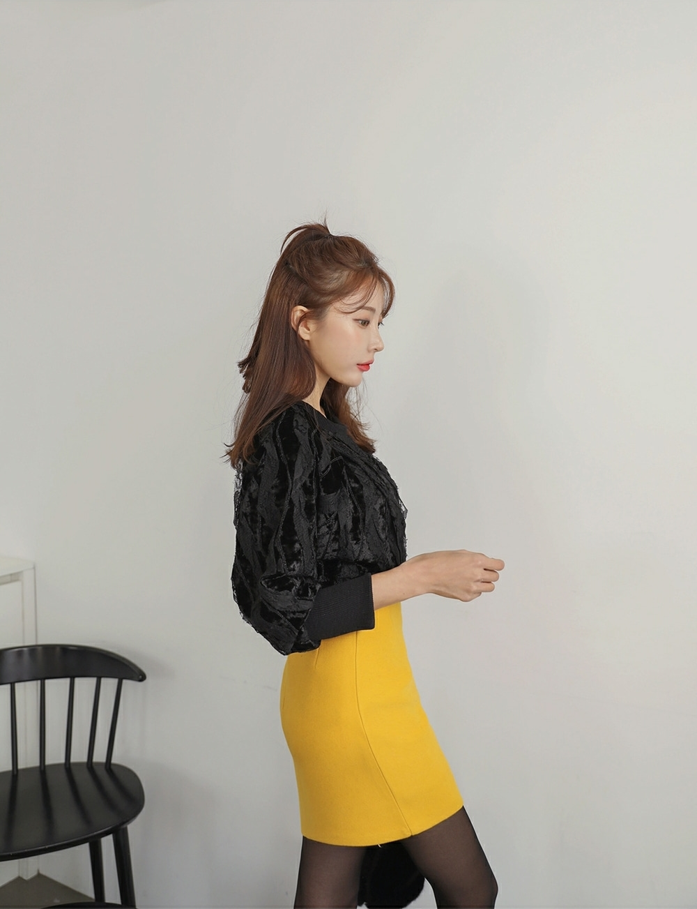 Lace Layer Velvety Top 05
