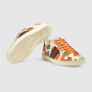 GIÀY GUCCI - ACE LEATHER SNEAKER WITH GUCCI STRAWBERRY PRINT