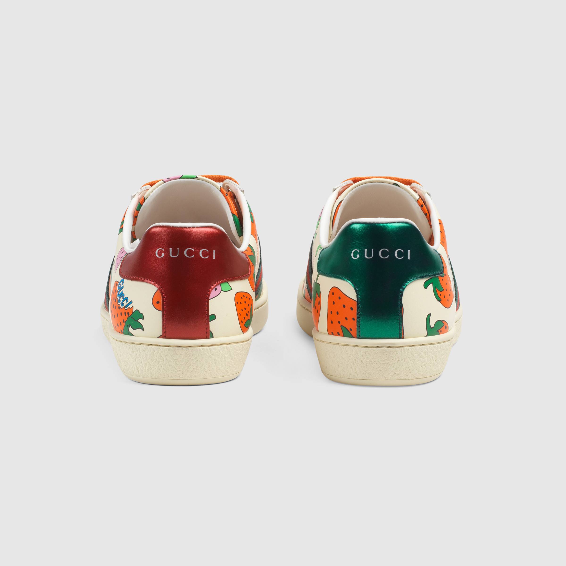 GIÀY GUCCI - ACE LEATHER SNEAKER WITH GUCCI STRAWBERRY PRINT