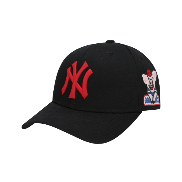 NÓN MLB NEW YORK YANKEES HAPPY NEW YEAR LUCKY PIG ADJUSTABLE CAP - BLACK
