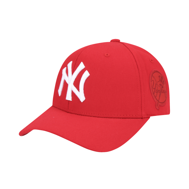 NÓN MLB NEW YORK YANKEES ROUND PATCH CURVED CAP - RED