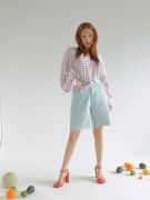 THỜI TRANG HÀN QUỐC - Frayed Hem Buttoned Strap Accent Denim Shorts