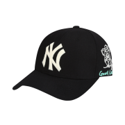 NÓN MLB NEW YORK YANKEES GOOD LUCK CHARACTER ADJUSTABLE CAP - BLACK