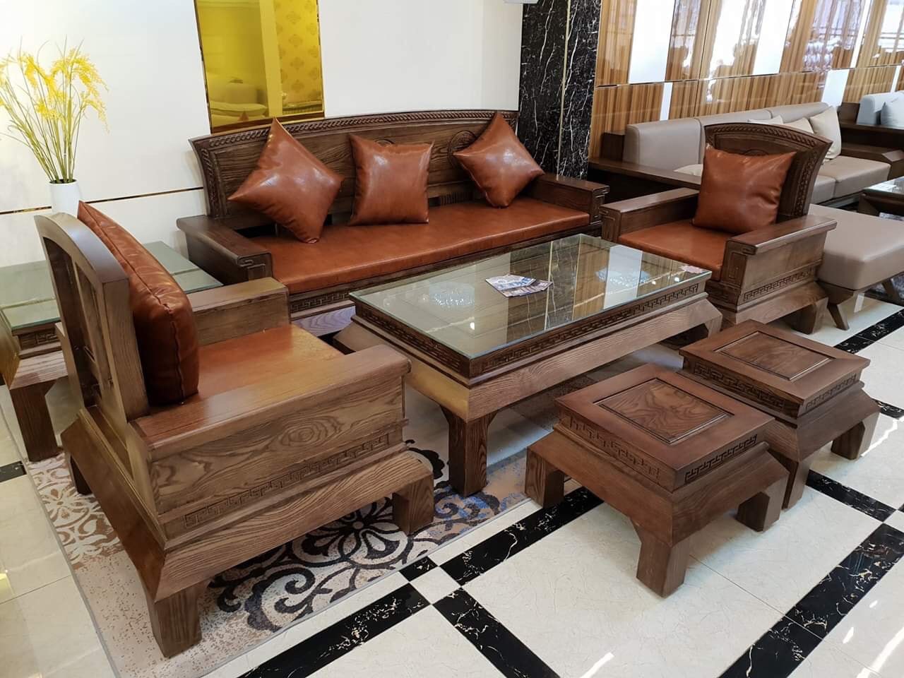 Một căn phòng khách hiện đại không thể thiếu được đồ gỗ sang trọng, làm tăng thêm vẻ đẹp và đặc biệt của căn phòng. Với những sản phẩm đồ gỗ phòng khách hiện đại được thiết kế tinh tế và độc đáo, bạn sẽ có một không gian sống đầy phong cách và mới mẻ.