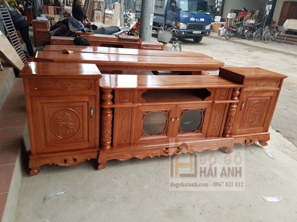 Kệ tivi cột nho gỗ xoan đào tại Hà Nội giá siêu rẻ