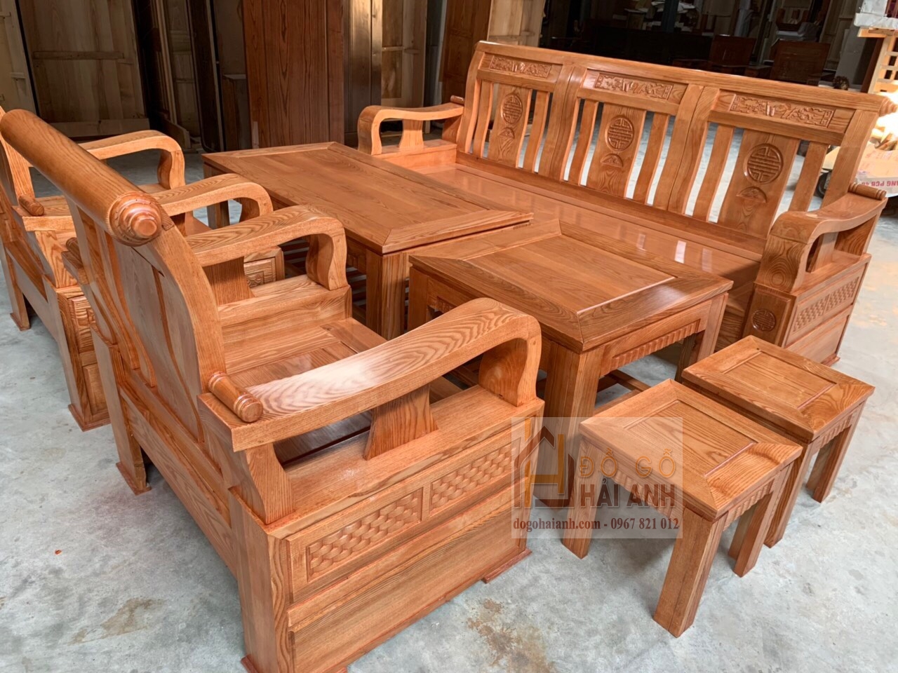 bàn ghế phòng khách bằng gỗ sồi Nga