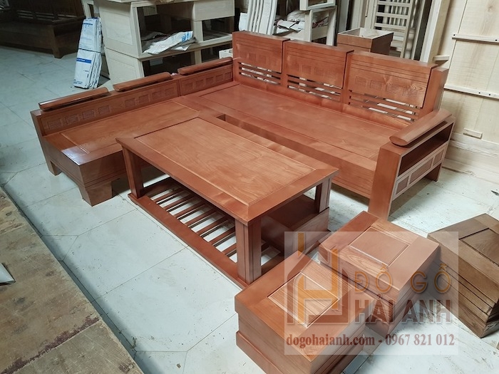 Bộ bàn ghế gỗ SG02 giá 7 triệu: Với giá cả hợp lý và chất lượng tuyệt vời, bộ bàn ghế gỗ SG02 sẽ là lựa chọn hoàn hảo cho không gian phòng khách của bạn. Với thiết kế đơn giản, sang trọng và tinh tế, bộ bàn ghế gỗ SG02 sẽ giúp cho căn phòng của bạn trở nên ấn tượng và hiện đại hơn bao giờ hết.