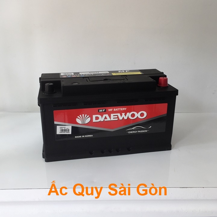 Ắc quy khô Daewoo 60044 100Ah được trang bị sức phóng CCA cao nhất để chống chọi hoàn hảo với thời tiết lạnh và nóng